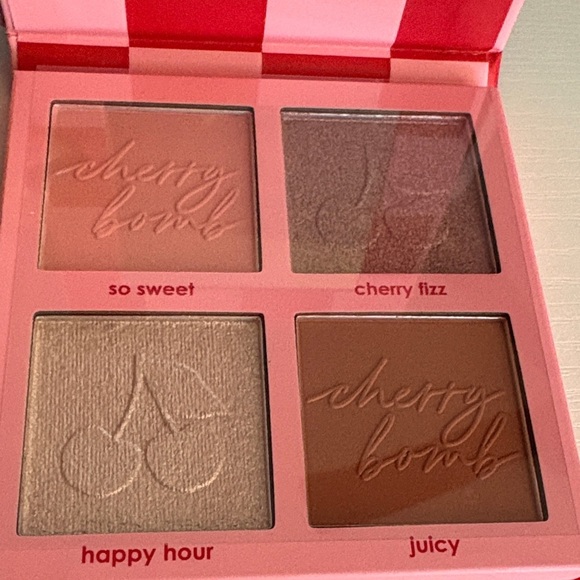 Ciaté London Cherry Bomb Blush and Highlighter Palette - Pink and Red - Picture 5 of 6